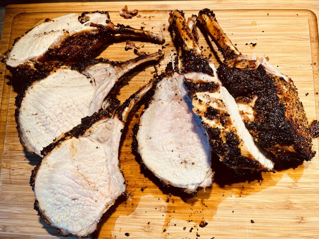 Aufgeschnittene Frenched Racks der Schinkenbuddies. 