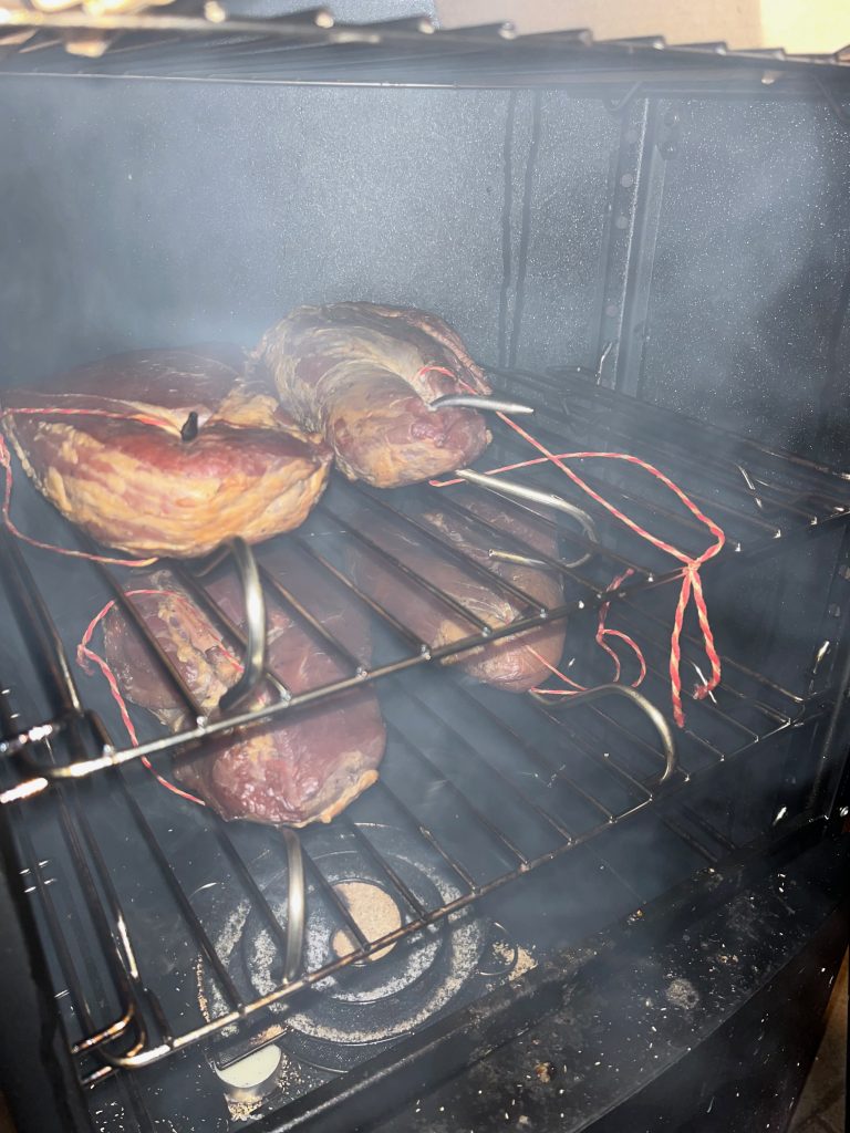 Schweinenuss im Räucherofen.